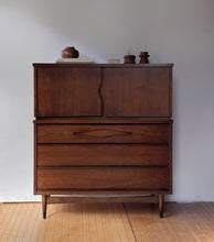 Load image into Gallery viewer, Mid Century Modern Bassett Highboy Dresser