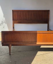 Load image into Gallery viewer, Full Size MCM Complete Bed