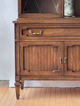 Load image into Gallery viewer, 1960's MCM Hutch