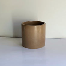 Load image into Gallery viewer, Vintage Gainey Beige Planter