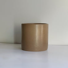 Load image into Gallery viewer, Vintage Gainey Beige Planter